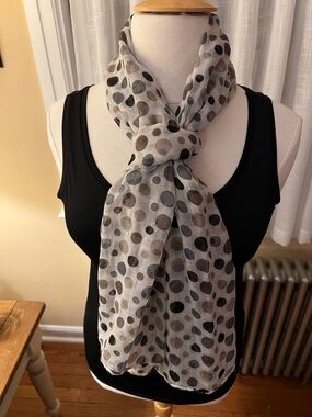 OBLONG COTTON POLKA DOT SCARF
